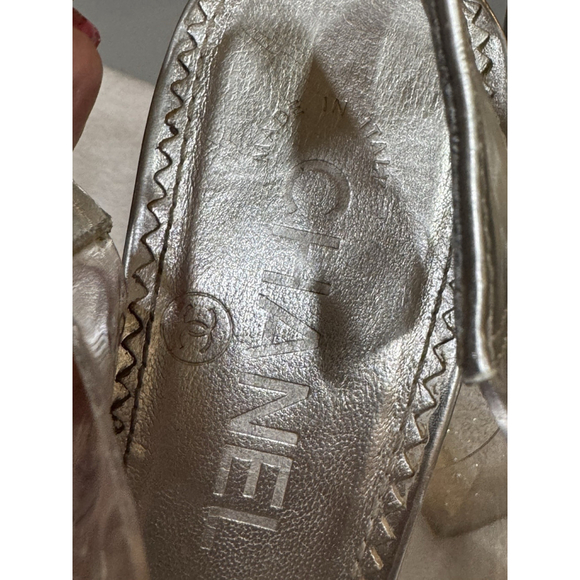 CHANEL Silver Leather And Clear Perforated PVC Slingback Heels - Picture 15 of 16